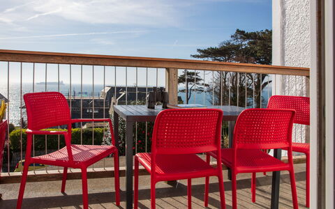Elton John & Friends: Meubles, Chaise, Mobilier De Jardin, Composite, Tableau De Plein Air, Balcon, Tache De Bois, Patio, Accoudoir, Plate-Forme