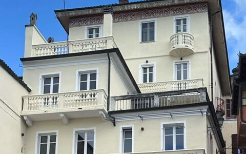 Bacolla: Bâtiment, Fenêtre, Balcon, Domicile, Appartement, Moulage, Fenêtre À Guillotine, Peindre, Balustre