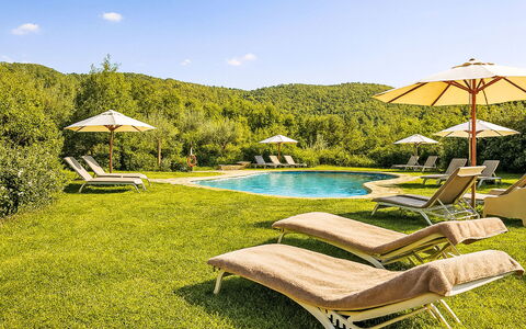 Rufina 985: Piscine, Recours, Prairie, Pelouse, Balancelle, Mobilier De Jardin, Eco Hôtel, Aménagement Paysager, Plantation, Villa