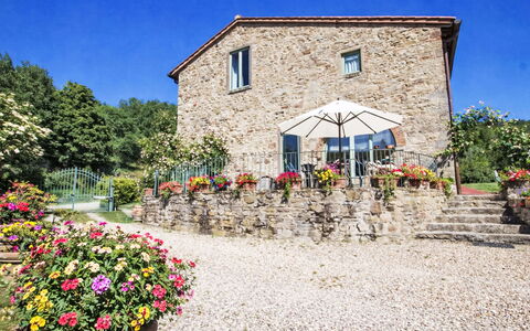 La Noce: Fleur, Chalet, Jardin, Pot De Fleur, Floristique, Aménagement Paysager, Ferme, Plante D'Appartement, Cour