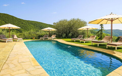 La Noce: Piscine, Mobilier De Jardin, Chaîne De Montagnes, Recours, Eco Hôtel, Balancelle, Vallée, Aménagement Paysager, Ville Resort, Villa