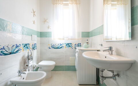 Serena: Bleu, Sol, Luminaire Plomberie, Sol, Design Intérieur, Tuile, Salle De Bains, Robinet, Plomberie, Porcelaine