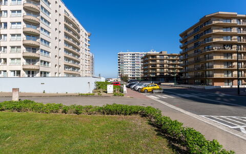 Maurice with Balcony: Bâtiment, Appartement, Ville, Zone Urbaine, Zone Résidentielle, Zone Métropolitaine, Quartier, Architecture, Condominium