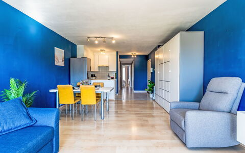 Maurice with Balcony: Bleu, Sol, Design Intérieur, Sol, Plafond, Meubles, Appartement, Pièce, Canapé, Salon
