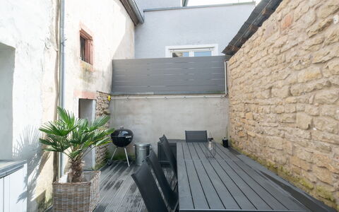 Messern: Meubles, Sol, Mobilier De Jardin, Pot De Fleur, Chaise, Plante D'Appartement, Cour, Balcon, Ombre, Patio