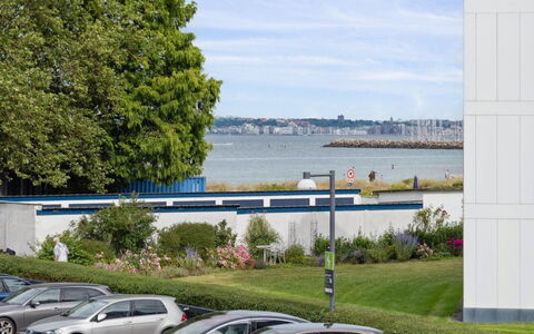 Benthe - 100M from the Sea: Maison, Toit, Domicile, Chalet, Cabanon, Batiments Jardin, Siding, Cour, Cabane En Rondins, Cabane
