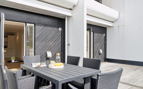 Benthe - 100M from the Sea: Maison, Toit, Domicile, Chalet, Cabanon, Batiments Jardin, Siding, Cour, Cabane En Rondins, Cabane