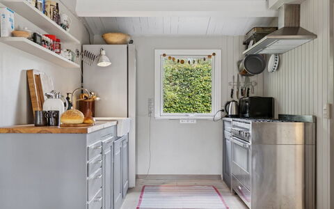 Aleksia - 1.4Km from the Sea: Cuisine, Appareil De Cuisine, Bois, Sol, Meubles, Principaux Appliance, Comptoir, Cabinetry, Design Intérieur, Électroménager