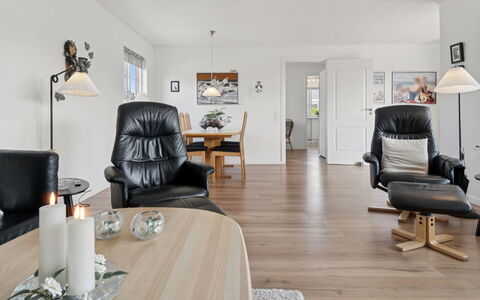 Eia - 1.5Km from the Sea: Meubles, Design Intérieur, Sol, Bois, Sol, Salon, Plafond, Domicile, Parquet, Chaise