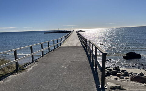 Gittel - 200M from the Sea: Bleu, L'Eau, Horizon, Mer, Jetée, Boardwalk, Pont, Nuage, Cotiers Et Relief Océaniques