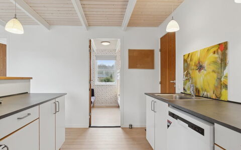 Gittel - 200M from the Sea: Cuisine, Sol, Comptoir, Design Intérieur, Bois, Sol, Plafond, Cabinetry, Parquet, Meubles