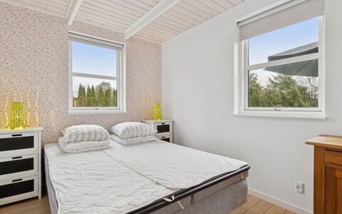 Gittel - 200M from the Sea: Chambre, Bois, Design Intérieur, Lit, Plafond, Sol, Drap De Lit, Sol, Literie, Domicile