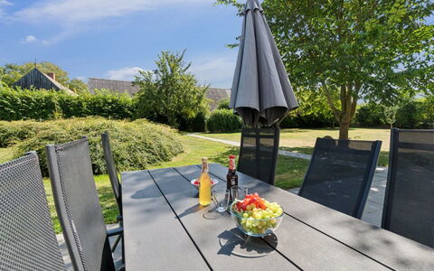 Skjold - 250M from the Sea: Meubles, Mobilier De Jardin, Chaise, Table, Tableau De Plein Air, Jardin, Ombre, Table Cuisine Et Salle A Manger, Patio, Aménagement Paysager