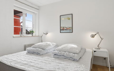 Anabella - 6Km from the Sea: Lit, Chambre, Meubles, Design Intérieur, Literie, Sol, Sol, Drap De Lit, Linge, Cadre De Lit