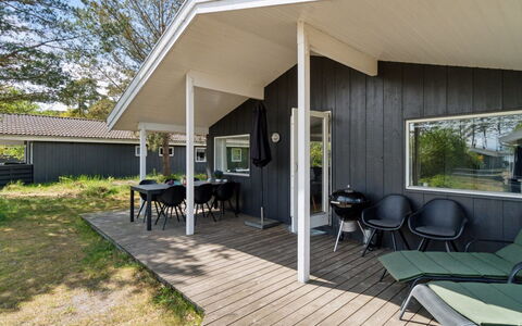 Liska - 60M from the Sea: Bois, Toit, Domicile, Maison, Architecture, Siding, Lot Terre, Chalet, Cabanon, Batiments Jardin