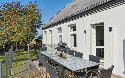 Ofelia - 4Km from the Sea: Toit, Maison, Domicile, Chalet, Porte, Siding, Biens, Pelouse, Cour, Porche