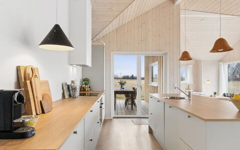 Nani - 500M from the Sea: Bois, Sol, Sol, Plafond, Design Intérieur, Cuisine, Domicile, Luminaire, Parquet, Comptoir