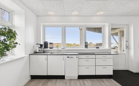 Carola - 1Km from the Sea: Bois, Cuisine, Plafond, Sol, Sol, Comptoir, Design Intérieur, Appartement, Principaux Appliance, Cabinetry