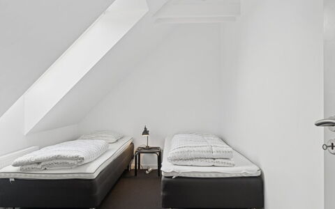 Carola - 1Km from the Sea: Chambre, Lit, Sol, Design Intérieur, Literie, Drap De Lit, Sol, Cadre De Lit, Linge, Pièce
