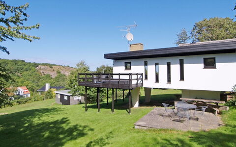 Krischan - 500M from the Sea: Herbe, Architecture, Domicile, Maison, Lot Terre, Chalet, Biens, Ferme, Cour, Pelouse