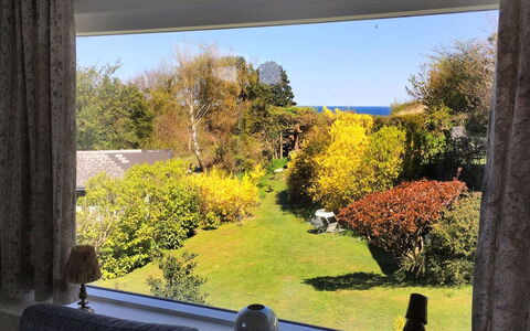 Krischan - 500M from the Sea: Herbe, Architecture, Domicile, Maison, Lot Terre, Chalet, Biens, Ferme, Cour, Pelouse