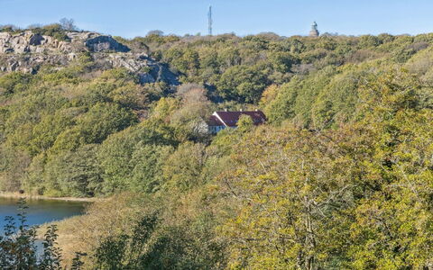 Krischan - 500M from the Sea: Herbe, Architecture, Domicile, Maison, Lot Terre, Chalet, Biens, Ferme, Cour, Pelouse