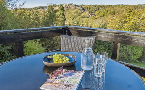 Krischan - 500M from the Sea: Herbe, Architecture, Domicile, Maison, Lot Terre, Chalet, Biens, Ferme, Cour, Pelouse