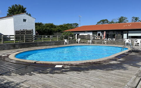Auti - 300M from the Sea: Domicile, Chalet, Porche, Siding, Ferme, Structure En Plein Air