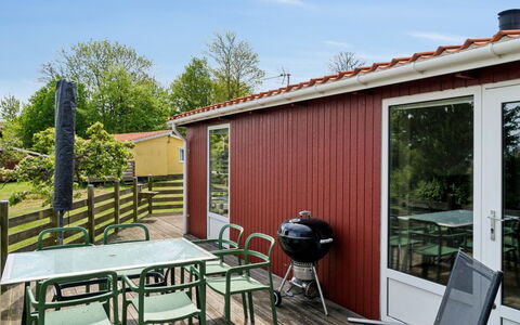 Auti - 300M from the Sea: Domicile, Chalet, Porche, Siding, Ferme, Structure En Plein Air