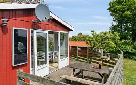 Auti - 300M from the Sea: Domicile, Chalet, Porche, Siding, Ferme, Structure En Plein Air