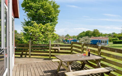Auti - 300M from the Sea: Domicile, Chalet, Porche, Siding, Ferme, Structure En Plein Air
