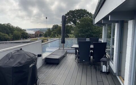 Evalina - 150M from the Sea: Meubles, Design Intérieur, Sol, Sol, Plafond, Pièce, Chaise, Table, Appartement, Table Cuisine Et Salle A Manger