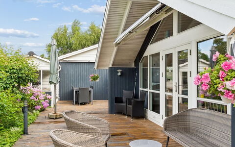 Loreia - 350M from the Sea: Bleu, Chalet, Maison, Domicile, Ferme, Biens, Siding