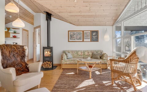 Svenne - 600M from the Sea: Meubles, Design Intérieur, Sol, Bois, Plafond, Sol, Salon, Pièce, Canapé, Parquet
