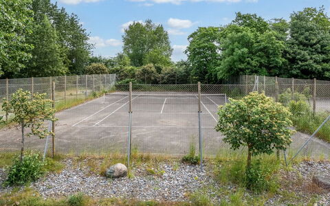 Tavita - 100M from the Sea: Toit, Maison, Domicile, Chalet, Porte, Siding, Biens, Pelouse, Cour, Porche