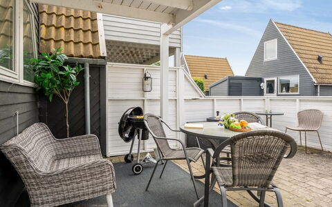 Tavita - 100M from the Sea: Bois, Domicile, Architecture, Maison, Meubles, Zone Résidentielle, Mobilier De Jardin, Porche, Toit, Siding