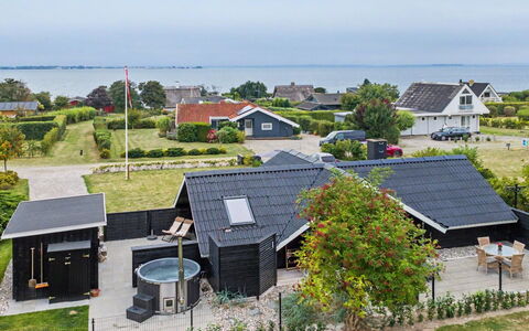 Kajsa - 150M from the Sea: Domicile, Chalet, Porche, Siding, Ferme, Structure En Plein Air