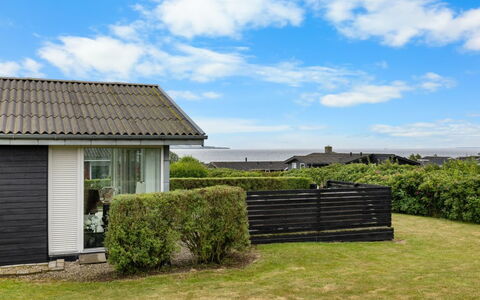 Dusine - 340M from the Sea: Toit, Maison, Domicile, Chalet, Porte, Siding, Biens, Pelouse, Cour, Porche