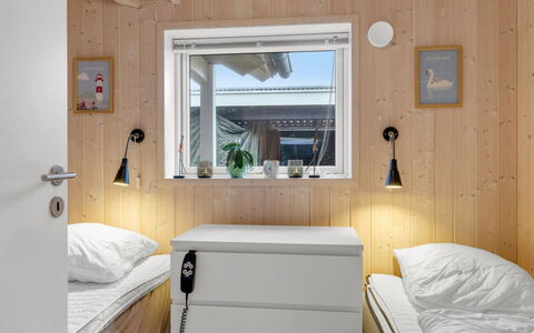 Albertine - 225M from the Sea: Bois, Design Intérieur, Plafond, Sol, Sol, Meubles, Pièce, Chambre, Domicile, Lit