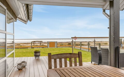 Ioar - 10M from the Sea: Bois, Toit, Domicile, Maison, Architecture, Siding, Lot Terre, Chalet, Cabanon, Batiments Jardin