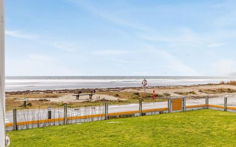 Ioar - 10M from the Sea: Bois, Toit, Domicile, Maison, Architecture, Siding, Lot Terre, Chalet, Cabanon, Batiments Jardin