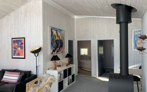Hedvig - 500M from the Sea: Design Intérieur, Sol, Plafond, Sol, Meubles, Éclairage, Luminaire, Pièce, Salon, Domicile