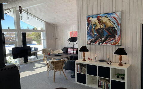 Hedvig - 500M from the Sea: Meubles, Design Intérieur, Sol, Sol, Plafond, Salon, Pièce, Éclairage, Domicile, Luminaire