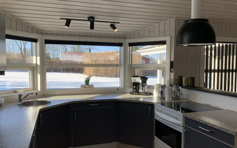 Hedvig - 500M from the Sea: Design Intérieur, Plafond, Luminaire, Comptoir, Cuisine, Verre, Cabinetry, Appareil De Cuisine, Électroménager