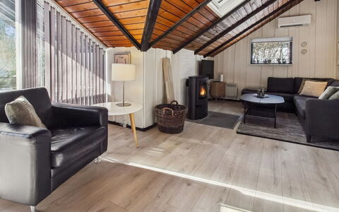 Sölvy - 30Km from the Sea: Meubles, Design Intérieur, Sol, Sol, Bois, Plafond, Canapé, Parquet, Salon, Éclairage