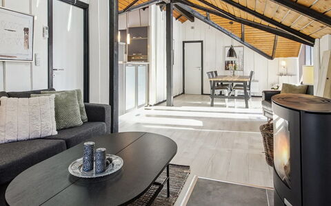 Sölvy - 30Km from the Sea: Design Intérieur, Meubles, Bois, Sol, Plafond, Sol, Domicile, Chaise, Salon, Pièce