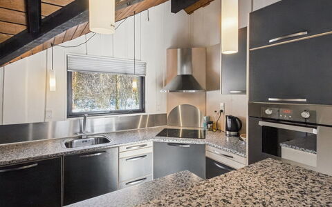 Sölvy - 30Km from the Sea: Cuisine, Comptoir, Design Intérieur, Appareil De Cuisine, Principaux Appliance, Plafond, Sol, Luminaire, Cabinetry, Evier
