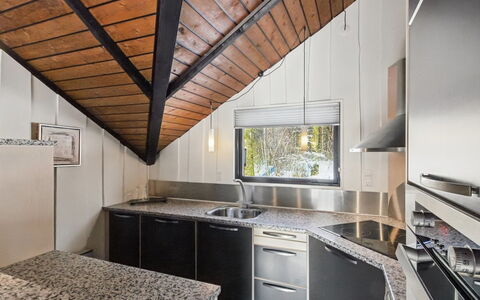 Sölvy - 30Km from the Sea: Cuisine, Plafond, Design Intérieur, Comptoir, Sol, Domicile, Sol, Evier, Principaux Appliance, Appareil De Cuisine