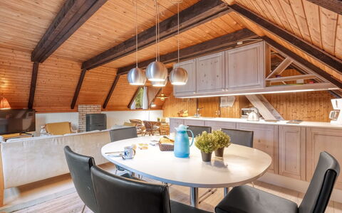 Erhardt - 2Km from the Sea: Meubles, Design Intérieur, Cuisine, Bois, Sol, Plafond, Luminaire, Comptoir, Sol, Éclairage