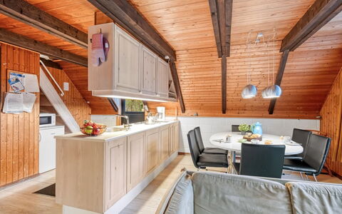 Erhardt - 2Km from the Sea: Bois, Plafond, Design Intérieur, Cuisine, Meubles, Grenier, Pièce, Dur, Appartement, Chaise